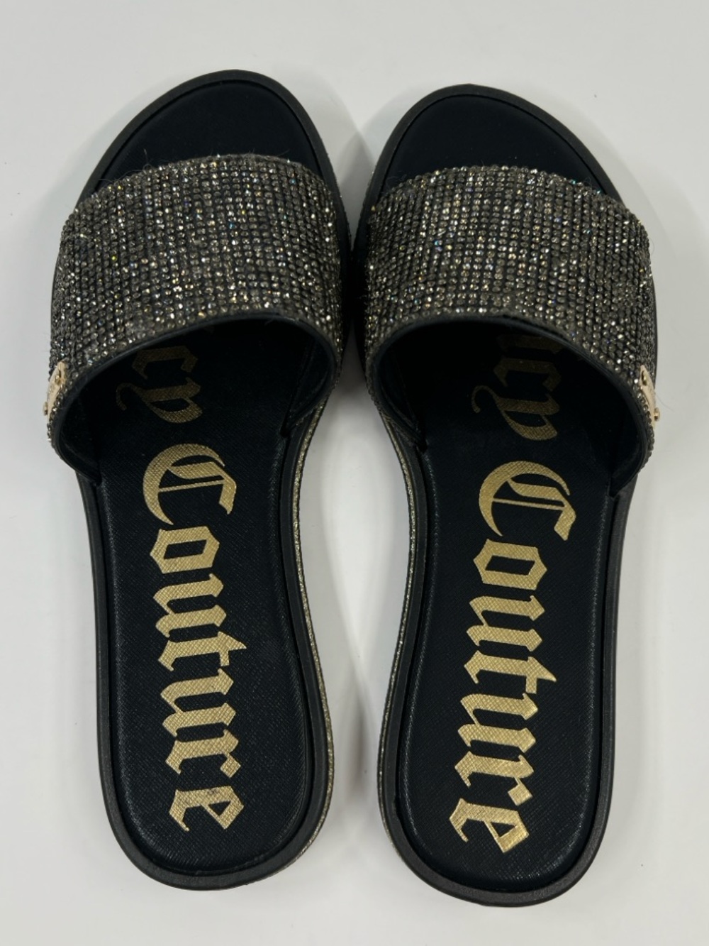 JUICY COUTURE women’s size 7 Gold and Black Bedazzled Slip In Flats Flip Floos - Picture 3 of 8